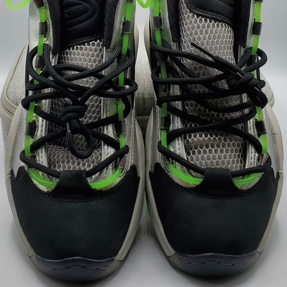 Reebok Question Mid "Minions Gru's Lab" Mens Size 9 Silver Metallic/Black FW7548 - Picture 6 of 9